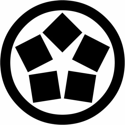 丸に五つ寄せ石・丸に桔梗形五つ石