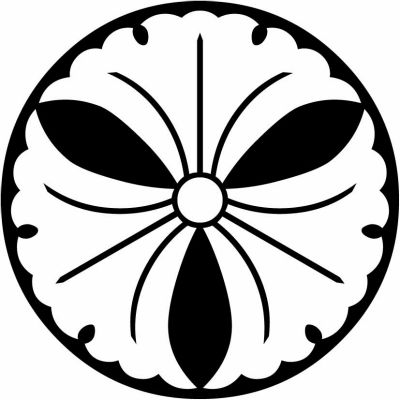 石持ち地抜き三つ銀杏（２）