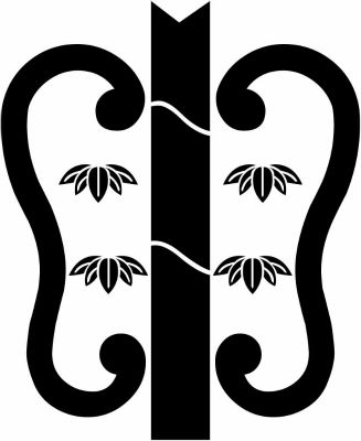 中陰唐団扇に四つ笹