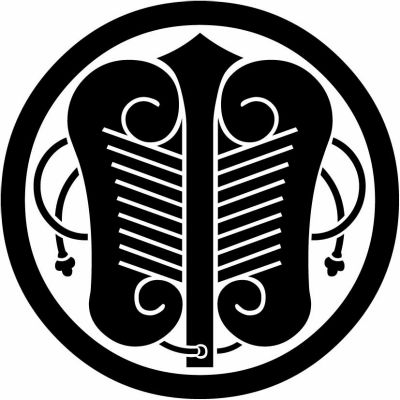 中輪に房付き唐団扇