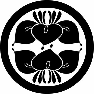 丸に二つ花杜若