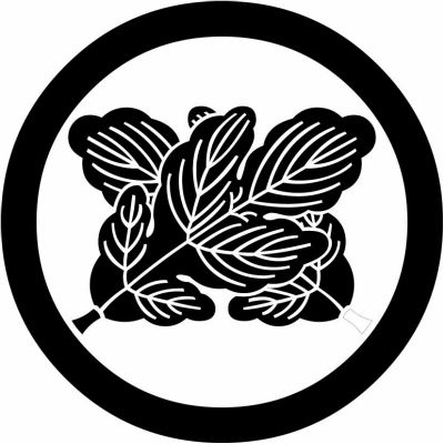 丸に違い梶の葉