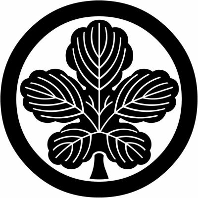 丸に梶の葉・丸に立ち梶の葉