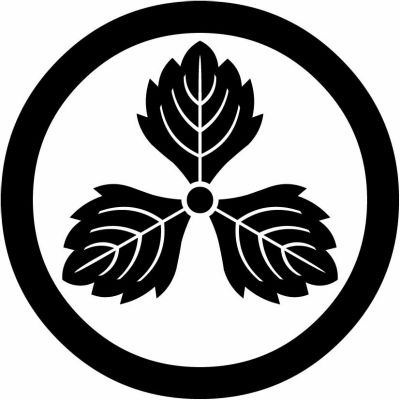 丸に変わり中三つ鬼柏