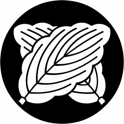 石持ち地抜き違い柏