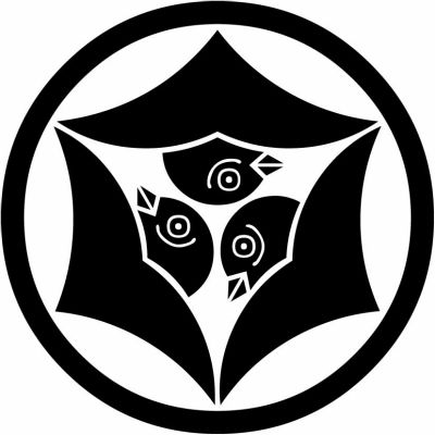 中輪に頭合わせ三つ雁金