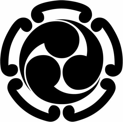 太鐶輪に左三つ巴・五つ鐶に左三つ巴・五鐶に左三つ巴