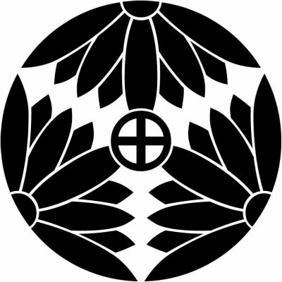 三つ割り八重鬼菊に轡（１）