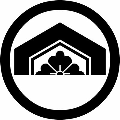 丸に割り亀甲に花角