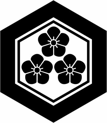 亀甲に三つ盛り梅