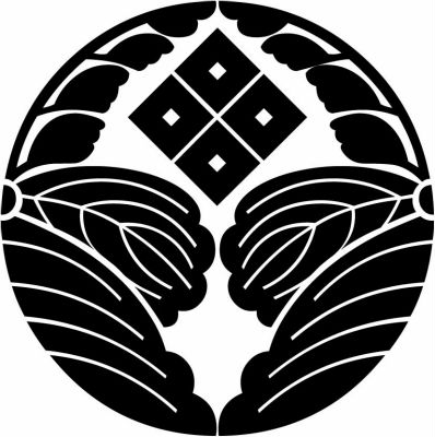 割り桐に四つ目