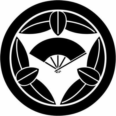 丸に九枚笹に扇