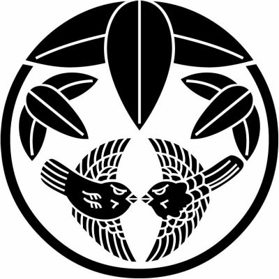 九枚笹に対い雀