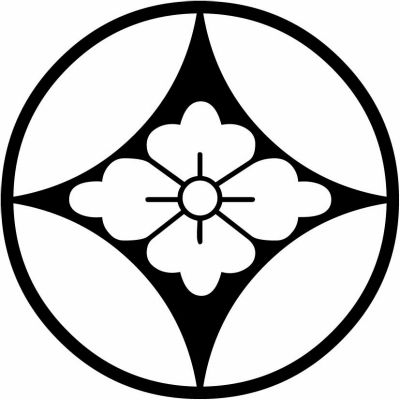 石持ち地抜き七宝に花菱