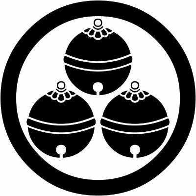 丸に三つ盛り鈴・丸に三つ盛りの鈴