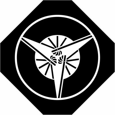 隅切り鉄砲角に三つ扇