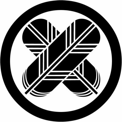 丸に細違い鷹の羽