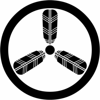 丸に三つ鷹の羽