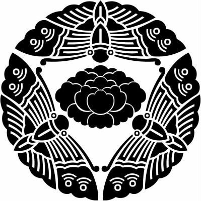 三つ蝶に落ち牡丹