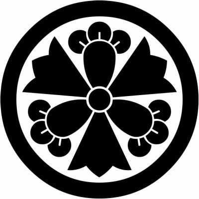 丸に変わり剣三つ丁子