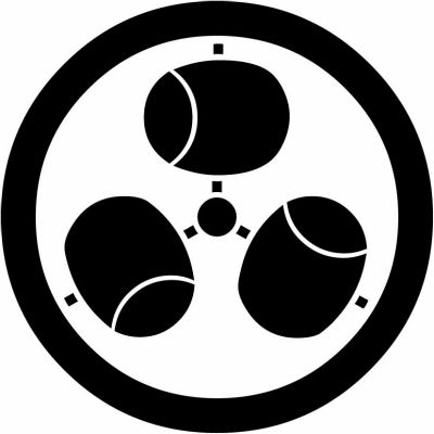 丸に三つ槌