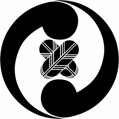 二つ巴に違い鷹の羽