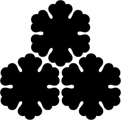 三つ盛り梨の花