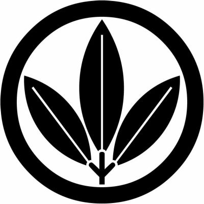 丸に三枚葉南天