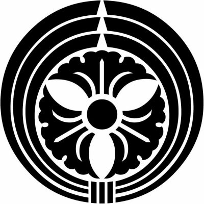 熨斗輪に三つ銀杏