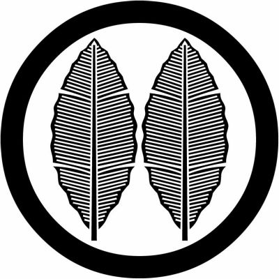 丸に並び芭蕉（細目）