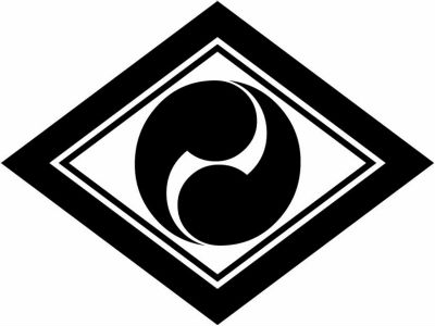 子持ち菱に二つ巴