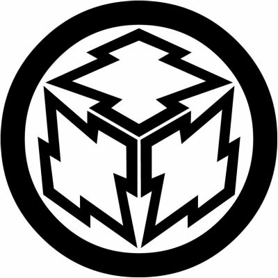 丸に中陰三つ松皮菱