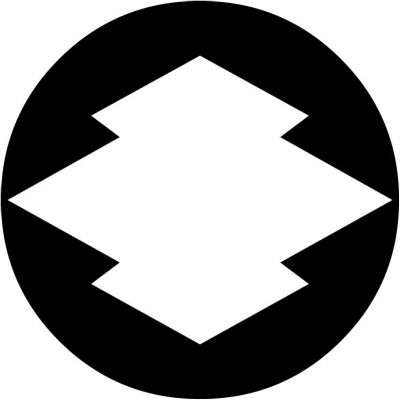 石持ち地抜き松皮菱・石持ち地抜き中陰松皮菱に花菱