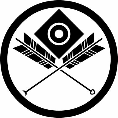 中輪に的に違い矢