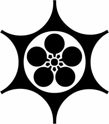 鞠挟みに梅鉢（１）