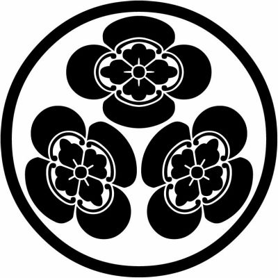 細輪に三つ寄せ木瓜・細輪に三つ木瓜