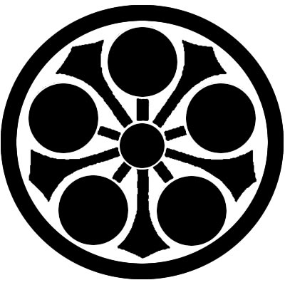 中輪に離れ剣梅鉢