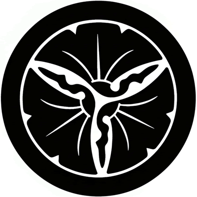 丸に三つ寄せ銀杏