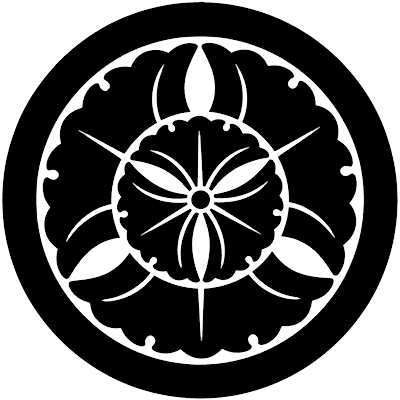 丸に子持ち三つ銀杏