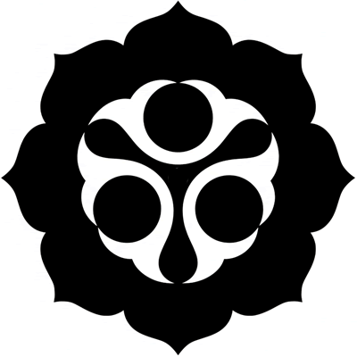 神鏡内に地抜き三つ寄せ鍬形