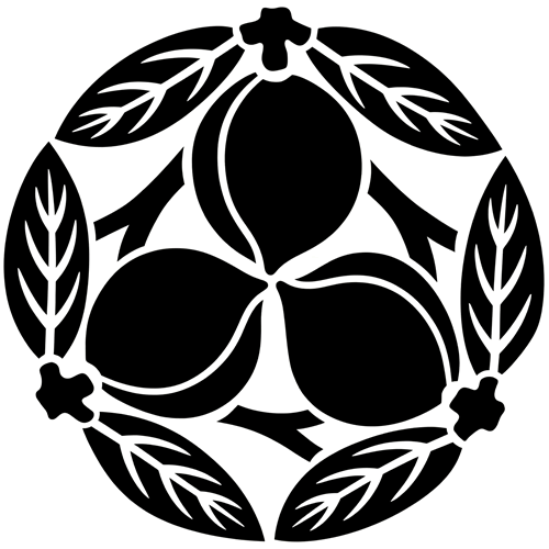 枝葉付き三つ桃