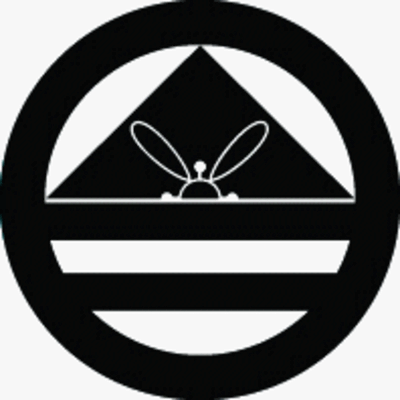 丸に花鱗に二つ引き