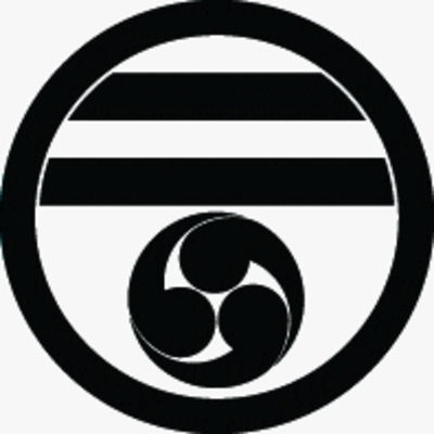 丸に二つ引きに三つ巴