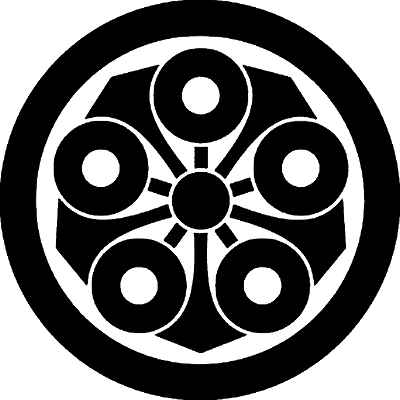 丸に五つ剣蛇の目