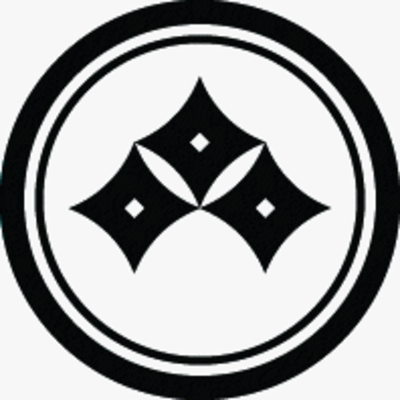 子持ち輪に反り三つ目菱