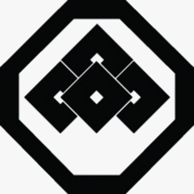 隅切り角に重ね四つ目