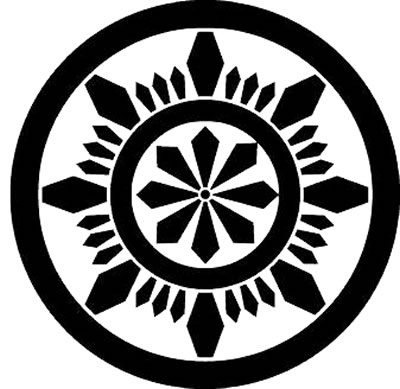 丸に八つ剣輪宝