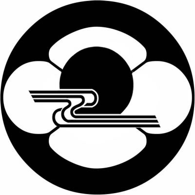 石持ち地抜き木瓜に水に月