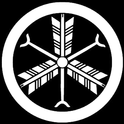 陰丸に三本違い鏑矢