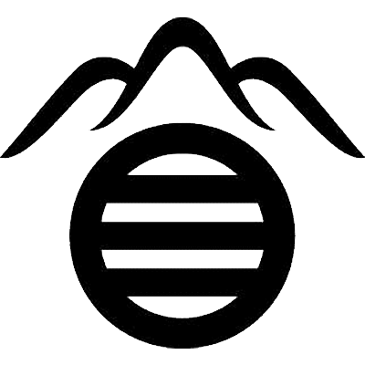 三つ山に丸に三つ引き